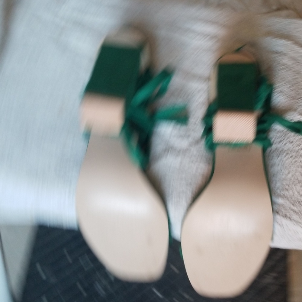 Shoes - Picture 4 of 4